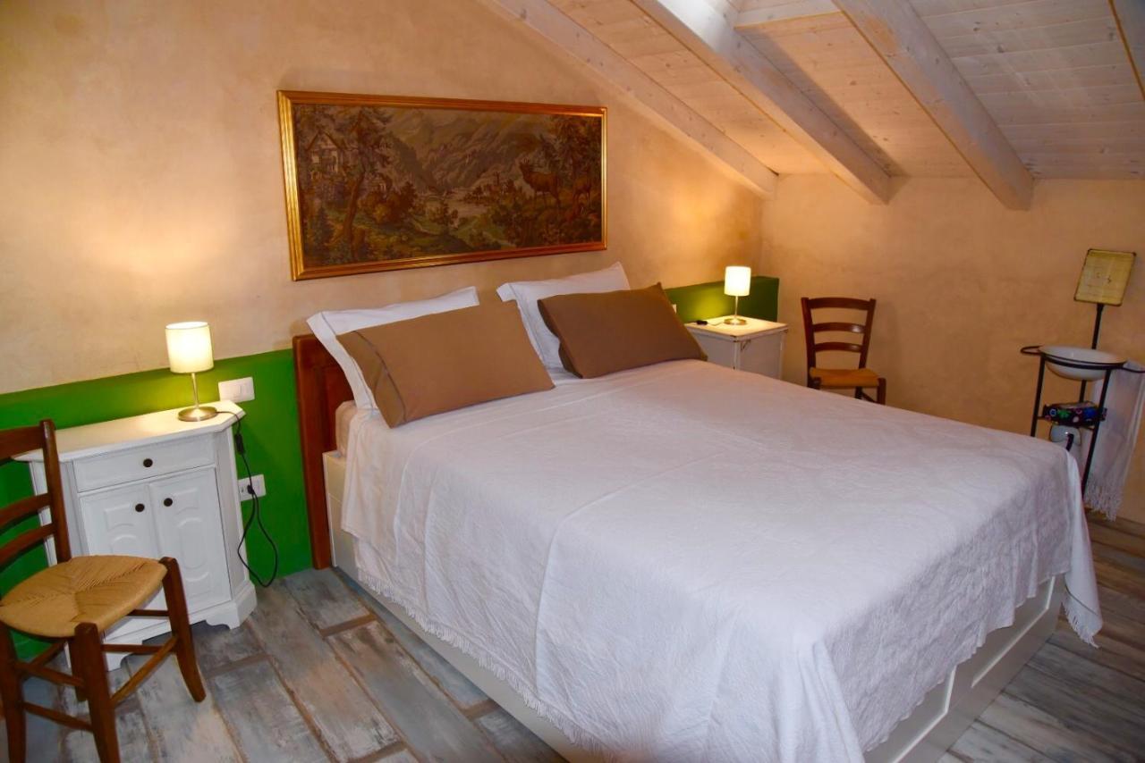 Portale Dei Soli - Room & Breakfast Rolo Exteriör bild